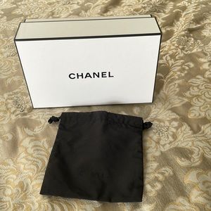 CHANEL White and Black Accessory Box